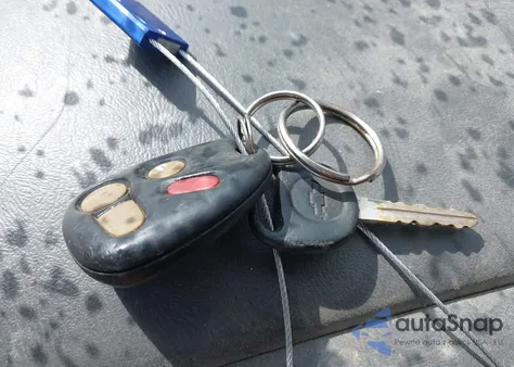 2004 Chevrolet Avalanche 1500 из США, поврежденный, VIN 3GNEC12T04G299072